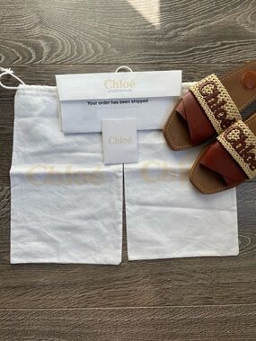 Like New CHLOÉ “Woody” Raffia Logo Sandals (Size 36)